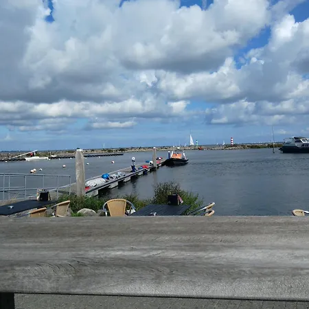 Perle Am Ijsselmeer Mit Eigenem Tretboot Medemblik Exterior photo