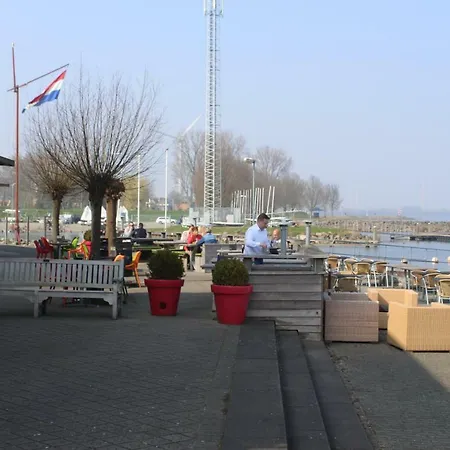 Perle Am Ijsselmeer Mit Eigenem Tretboot Medemblik Exterior photo