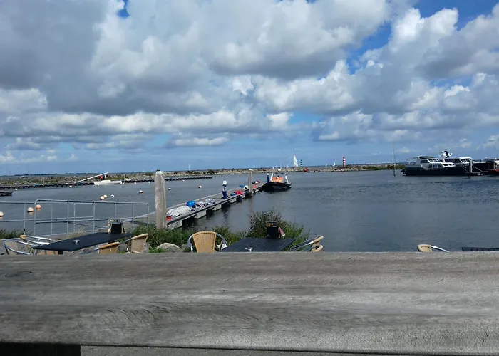 Perle Am Ijsselmeer Mit Eigenem Tretboot